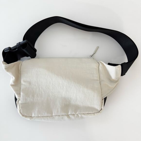 Lululemon Clean Lines Nylon Belt Bag 2L in White Opal - Picture 5 of 12